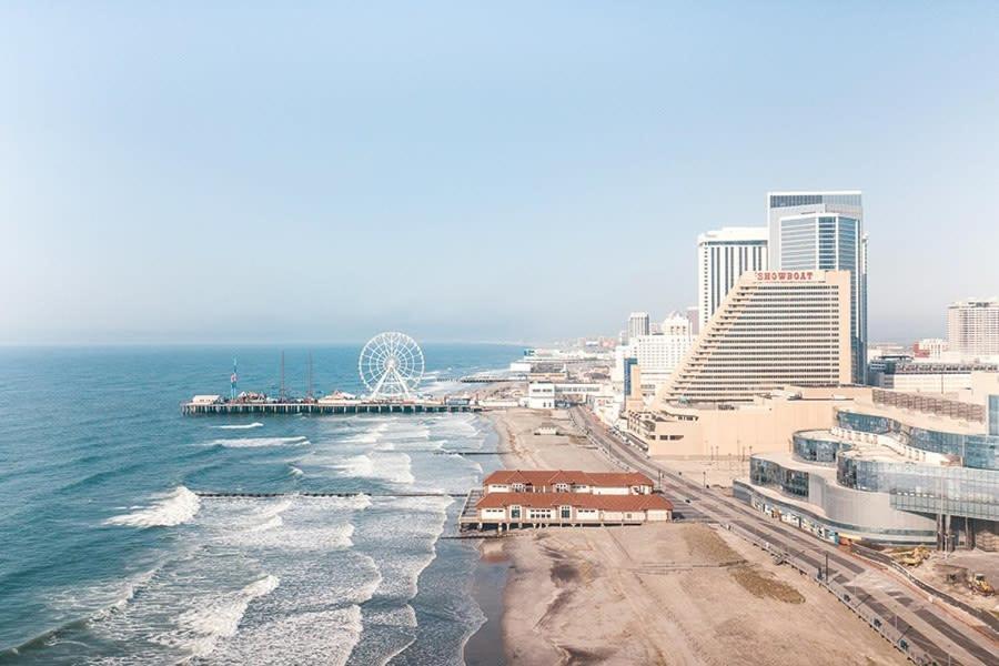 2Br 3Ba Beachfront Rental In Town Cozysuites Atlantic City Exteriér fotografie